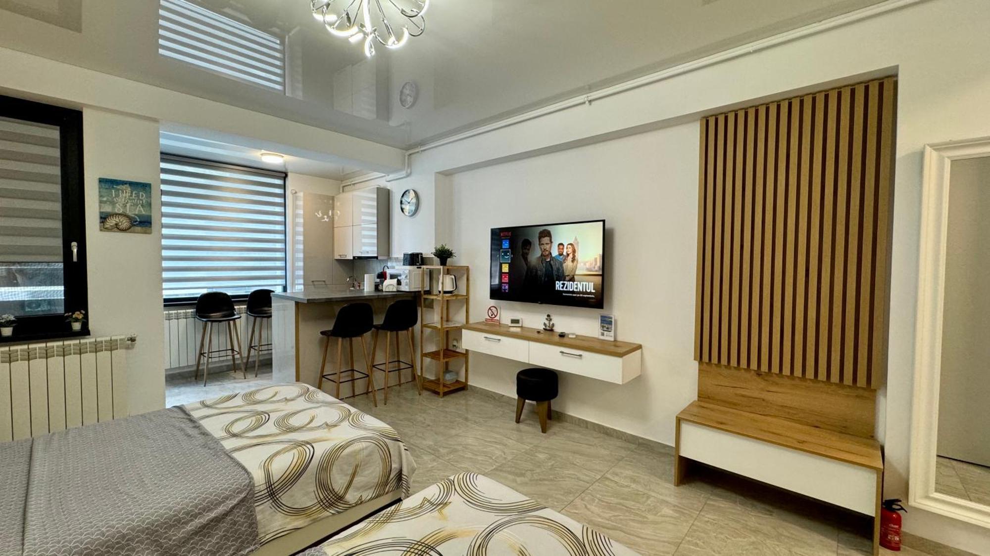 Seaview Deluxe Double Studio - Beachfront Resort Năvodari Buitenkant foto