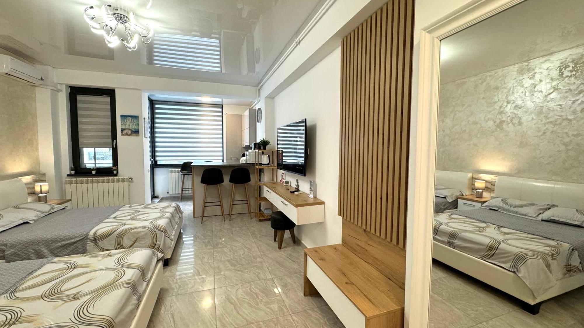Seaview Deluxe Double Studio - Beachfront Resort Năvodari Buitenkant foto