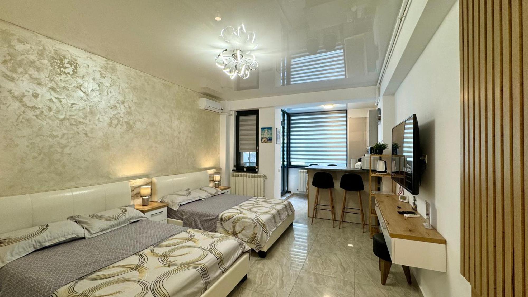 Seaview Deluxe Double Studio - Beachfront Resort Năvodari Buitenkant foto